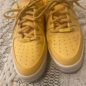NIKE AF1 Limited edition Yellow